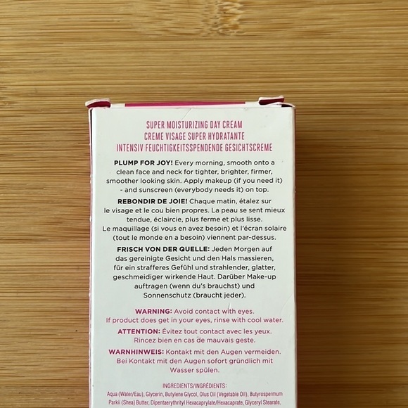 Brand New Soap & Glory Vitamin C Serum & Super Moisturizing Day Cream w/ Bag - Picture 12 of 16